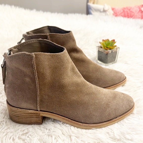 Dolce Vita x Anthropologie Tucker Suede Heel ankle bootie women size 6 - Picture 3 of 6